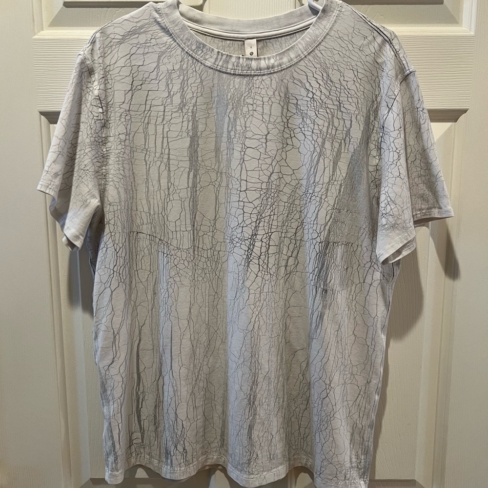Lululemon Women’s Short Sleeve Size 6